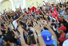 Une manifestation à Tunis, le 23 octobre 2013, appelant à la démission du gouvernement (image d’illustration). © AP Photo/Hassene Dridi