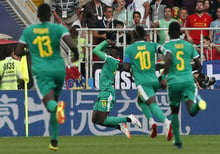 Les Sénégalais célèbrent le but de Mbaye Niang, le 19 juin 2018. © Darko Vojinovic/AP/SIPA