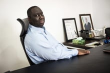 Aliou Sall dans son bureau dakarois, le 28 mai 2018 © Sylvain Cherkaoui pour Jeune Afrique