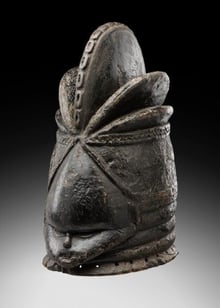 Le masque-heaume Mende originaire de Sierra Leone a été restitué au musée Théodore Monod d’art africain le 5 décembre. © DR