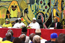 Moustapha Niasse et Macky Sall (ici entourés d’Innocence Ntap Ndiaye et Aly Ngouille Ndiaye, le 28 mai 2019, au palais présidentiel de Dakar) ne seront pas candidats en 2024. © SEYLLOU/AFP