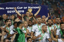 L’équipe d’Algérie après sa victoire lors de la finale de la CAN 2019, au Caire. © Ariel Schalit/AP/SIPA