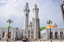 La mosquée Massalikoul Djinane vue de l’extérieur. © Manon Laplace pour JA