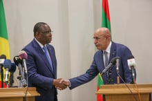 Le président sénégalais Macky Sall et son homologue mauritanien Mohamed Ould Ghazouani, à Nouakchott, le 17 février. © Présidence du Sénégal