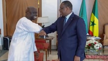 Macky Sall reçoit Idrissa Seck (g.), le 24 mars au palais présidentiel à Dakar. © DR / Présidence sénégalaise.