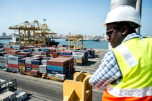 Zone de stockage du terminal à conteneurs (TAC) géré par DP World. © Sylvain Cherkaoui pour JA