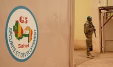 Un soldat de l’armée malienne avec le G5 Sahel à Sevare, le 30 mai 2018. © SEBASTIEN RIEUSSEC/AFP