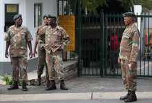 Membres des forces armées sud-africaines © Siphiwe Sibeko/REUTERS