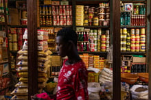 Dans une épicerie de Saint-Louis. © Alfredo CALIZ/PANOS-REA