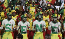 Des supporters sénégalais pendant la CAN au Cameroun. © Sunday Alamba/AP/SIPA