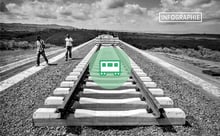 Photomontage JA Bloomberg Pictures Of The Year 2019: Extreme Business. Incomplete rail tracks for the Standard Gauge Railway (SGR) line lay on the ground near Duka Moja, Kenya, on Thursday, May 9, 2019. © Luis Tato/Bloomberg via Getty