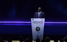 Le président sénégalais Macky Sall lors de son discours d’ouverture du 9e Forum mondial de l’eau, à Dakar, le 21 mars 2022. © Photo by SEYLLOU / AFP.