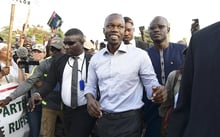 Ousmane Sonko sur la place de la Nation, à Dakar, en janvier 2019 © SEYLLOU/AFP