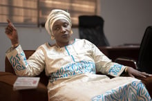 Aminata Touré, ex-Première ministre du Sénégal, au siège de l’APR, à Dakar, le 31 mai 2022. © Sylvain Cherkaoui pour JA