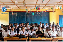 Projet Éducation des filles pour un avenir meilleur dans la région des Grands Lacs (ÉDUFAM), mené conjointement par la Fondation Paul Gérin-Lajoie et le Centre d’étude et de coopération internationale (Ceci), ici en janvier 2020. © Facebook Fondation Paul Gérin-Lajoie