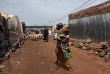 Dans le camp de réfugiés de Faladié, à Bamako, au Mali. © Kemal Ceylan / ANADOLU AGENCY / Anadolu Agency via AFP