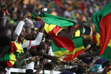 Les supporters sénégalais lors de la finale de la Coupe d’Afrique des nations (CAN) 2021 entre le Sénégal et l’Égypte au Stade d’Olembé à Yaoundé, le 6 février 2022. © Daniel Beloumou Olomo/AFP