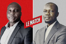 Les opposants sénégalais Barthélémy Dias (à gauche) et Ousmane Sonko, un temps allié, empruntent désormais des chemins séparés. © Montage JA : Sylvain Cherkaoui pour JA – Clément Tardif pour JA