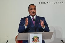 Le président congolais Denis Sassou Nguesso, lors d’une conférence de presse avec le président ivoirien Alassane Ouattara (hors champ), au palais présidentiel d’Abidjan, le 12 avril 2023. © Issouf SANOGO / AFP.