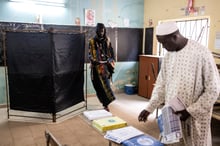 À raison de 68 candidats en lice, la campagne devrait mobiliser 3,03 millions d’électeurs parrains. © JOHN WESSELS/AFP.