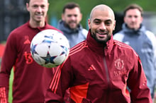 Le milieu marocain Sofyan Amrabat (Manchester United) est l’un des Lions de l’Atlas en lice pour le titre de « joueur africain de l’année » 2023 de la CAF. © Paul ELLIS / AFP