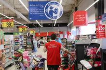 Le Carrefour Market « Label’Vie » Essaouira est le premier centre commercial de la ville. D’une superficie de 1 900 m2, il a ouvert en 2014. © ROMUALD MEIGNEUX/SIPA