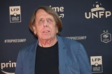 Le manager et ancien joueur français Claude Le Roy à la cérémonie de remise des trophées de l’UNFP (Union nationale des footballeurs professionnels français) à Paris, le 28 mai 2023. © Bertrand GUAY / AFP