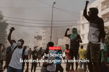 Des manifestants à Dakar, le 9 février 2024. © Photo by GUY PETERSON / AFP / Photomontage : JA