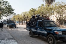 Des gendarmes sénégalais , à Dakar, lors de la manifestation contre le report de l’élection présidentielle, le 9 février 2024. © GUY PETERSON / AFP