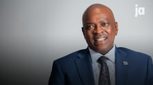 Mokgweetsi Masisi, président du Botswana, dans les locaux de Jeune Afrique, à Paris, le 20 juin 2024. © Vincent Fournier pour Jeune Afrique.