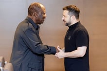 Les présidents ivoirien Alassane Ouattara et ukrainien Volodymyr Zelensky, le 16 juin 2024, lors du sommet pour la paix en Ukraine, organisé en Suisse. © Facebook Alassane Ouattara