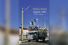 La couverture du livre de Malika Rahal « Algérie 1962, une histoire populaire » a été illustrée avec l’une des photographies réalisées par Jean-Paul Bois-Margnac. © Editions La Découverte