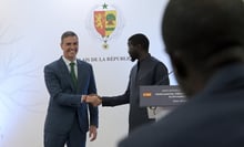 Le Premier ministre espagnol Pedro Sánchez et le président sénégalais Bassirou Diomaye Faye lors de leur rencontre au Palais de la République à Dakar, le 29 août 2024. © SEYLLOU / AFP