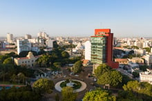 Vue aerienne du centre ville de Dakar (Senegal). © Youri Lenquette pour JA