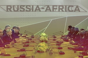 Rencontre entre Vladimir Poutine, le président russe, et son homologue camerounais, Paul Biya, lors du deuxième sommet Russie-Afrique, à Saint-Pétersbourg, le 28 juillet 2023. © Alexander Ryumin / TASS / AFP