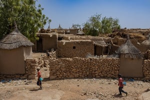 Des maisons traditionnelles en pierre dogon à Bandiagara, le 26 février 2024. © OUSMANE MAKAVELI / AFP