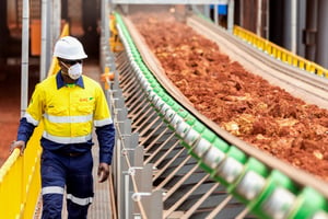 Sur une mine de Guinea Alumina Corporation, filiale d’exploitation de bauxite d’Emirates Global Aluminium