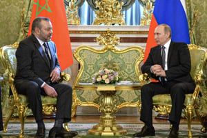 Le roi Mohammed VI du Maroc rencontre le président russe Vladimir Poutine au palais du Kremlin, à Moscou, le 15 mars 2016. © Anadolu Agency via AFP