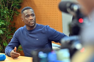 Émerse Faé, le sélectionneur de l’équipe nationale ivoirienne, le 28 février 2024, à Nantes, en France. © Jérôme Fouquet / Ouest-France via MaxPPP
