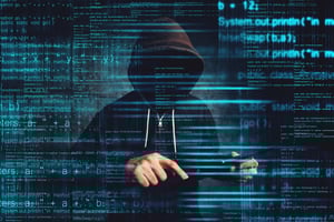 77 % des cyberattaques sont causées par des erreurs humaines ou des lacunes de processus. © Igor Stevanovic/Alamy/ABACA
