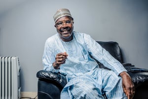 Baba Ahmadou Danpullo, à Paris, en 2018. © Julien Faure