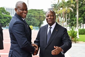 Brice Clotaire Oligui Nguema et Alassane Ouattara, le 11 avril 2024 à Abidjan. © Issouf SANOGO / AFP