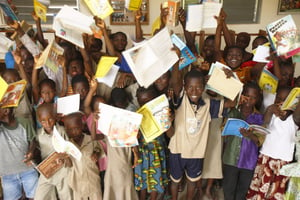 Dans la bibliothèque d’une école à Lomé, au Togo. © Deloche/Godong/Leemage.