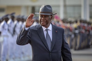 Le président de la Côte d’Ivoire, Alassane Ouattara, à l’aéroport international Félix-Houphouët-Boigny, au sud-est d’Abidjan, le 20 décembre 2019. © Ludovic MARIN / AFP