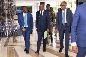 Le ministre des © Facebook / Ministère gabonais des Comptes publics.