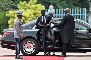Le président sénégalais Bassirou Diomaye Faye, le 7 mai 2024 à Abidjan. © Photo by Sia KAMBOU / AFP