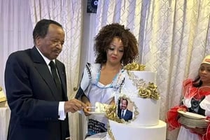 Paul Biya, au côté de sa femme, Chantal Biya, lors du  41e anniversaire de son accession au pouvoir, le 6 novembre 2023. © Facebook / Paul Biya