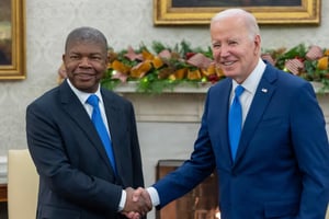 Le président angolais, João Lourenço, et le président américain, Joe Biden, à Washington, en décembre 2023. © Maison Blanche