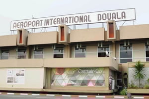 L’aéroport international de Douala, dont une nouvelle phase de modernisation vient d’être actée, concentre environ 80 % du trafic aérien international du Cameroun. © Facebook/Aéroports Du Cameroun S.A.