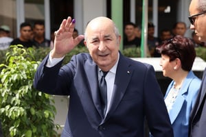 Le président algérien Abdelmadjid Tebboune à la sortie du bureau de vote le 7 septembre 2024, à Alger. © AFP PHOTO / HO / ALGERIAN PRESIDENCY FACEBOOK PAGE